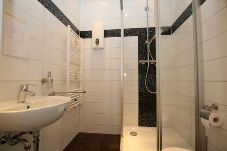 Gemütliche Dachgeschosswohnung mit 3 Zimmern und ca. 60 m² Wfl. in ruhiger Wohnlage - Photo 3