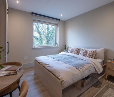 Room in a Shared Flat, Augustus Road, SW19 - Photo 4