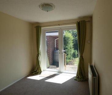 2 bedroom detached bungalow to rent - Photo 3