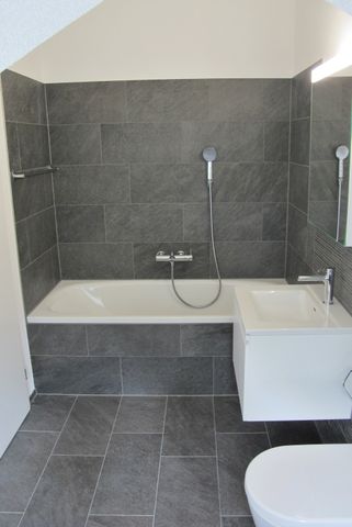 Wunderschöne 4.5 - Duplex Zimmerwohnung 1.OG / 2.OG mitten in Ittigen - Foto 4