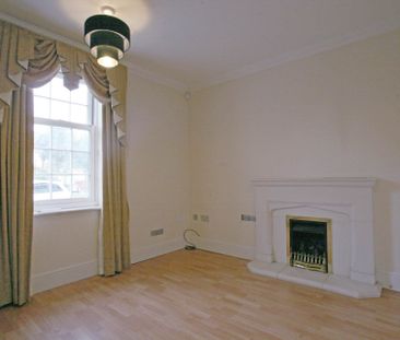 Price £2,500 pcm - Available 07/11/2026 - Part Furnished - Photo 2