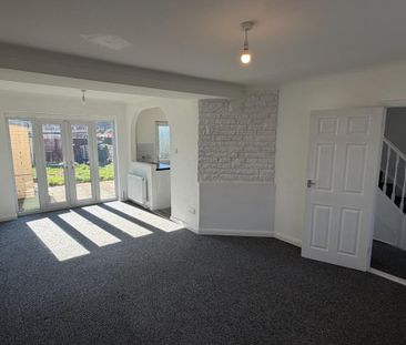 3 bedroom terraced house to rent - Photo 5