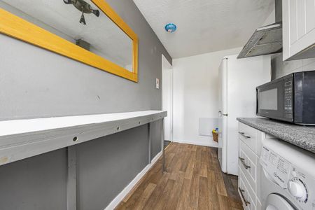 1 bedroom flat to rent - Photo 5