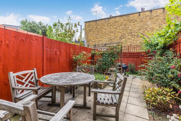 2 bedroom house to rent - Photo 1