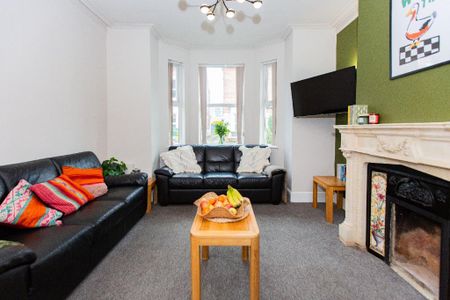 6 bedroom detached house to rent - Photo 3