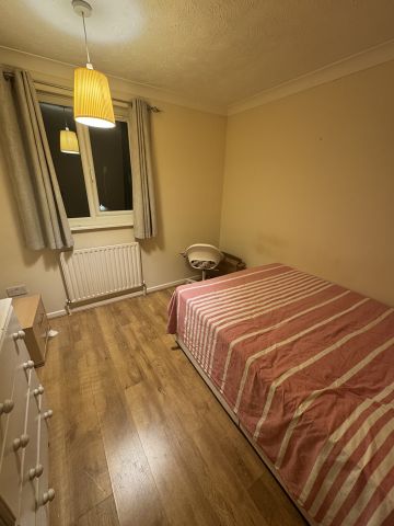 6 Bed Semi-Detached House, Lyon Street, SO14 - Photo 3