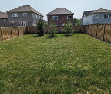 For Lease - 194 Woolwich Street, Woolwich, Ontario - Photo 4