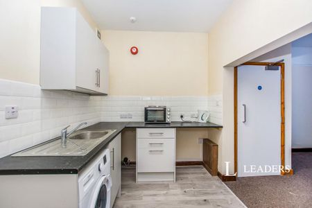 Studio to rent - Photo 5