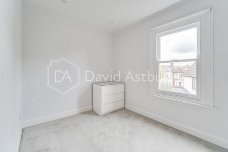 3 bedroom flat to rent - Photo 3