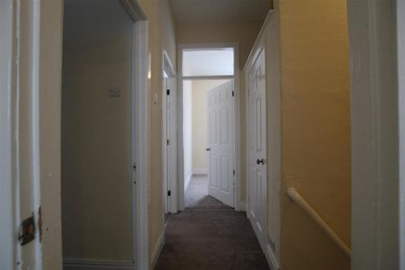3 bedroom flat to rent - Photo 3