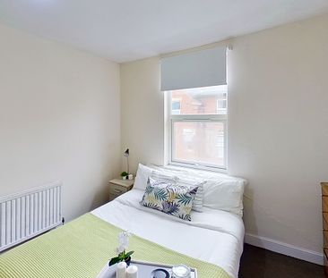 Flat 3, 16 Wellington Square, NG7 1NG, NOTTINGHAM - Photo 4