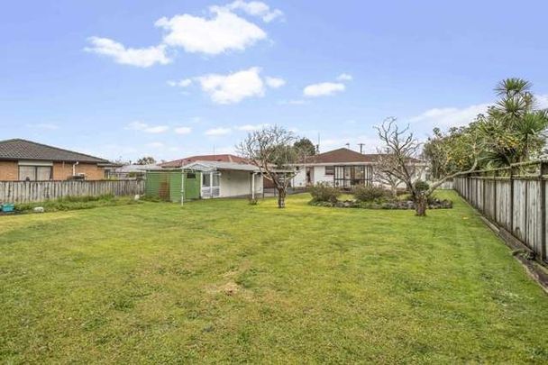 PAPAKURA, 3 BEDROOMS - Photo 1