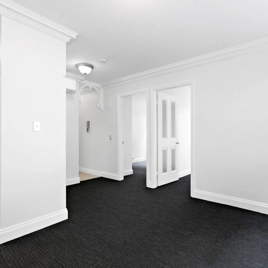 Refined Living with a Leafy Outlook - Photo 1