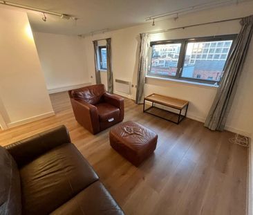 2 bedroom Flat To Let - Photo 2