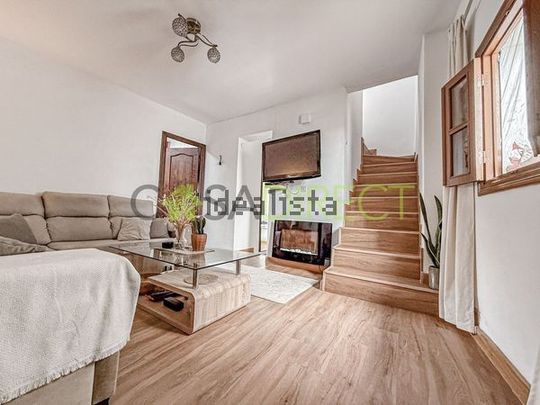 Alquiler de casa de pueblo en Calle Zacatin - Photo 1