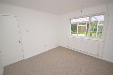 2 bedroom detached bungalow to rent - Photo 5