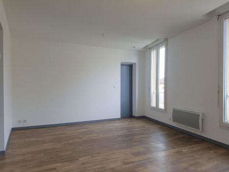 Location Appartement 2 pièces 40m² AIRE SUR L ADOUR 40800 - Photo 5