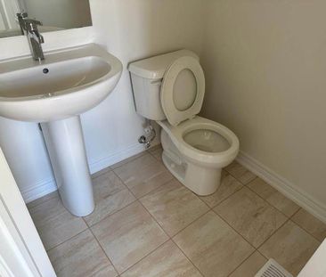 For Lease - 73 Air Dancer Crescent, Oshawa, Ontario - Photo 5