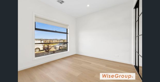 Modern Family Living in the Heart of Clyde - Photo 1