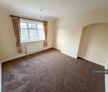 3 bedroom semi-detached house to rent - Photo 6