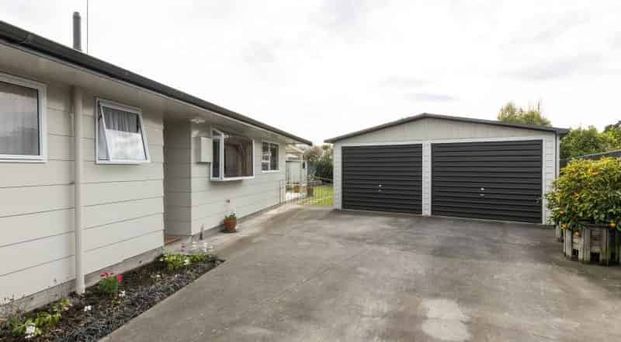 Fresh on Ferndale! - Photo 1