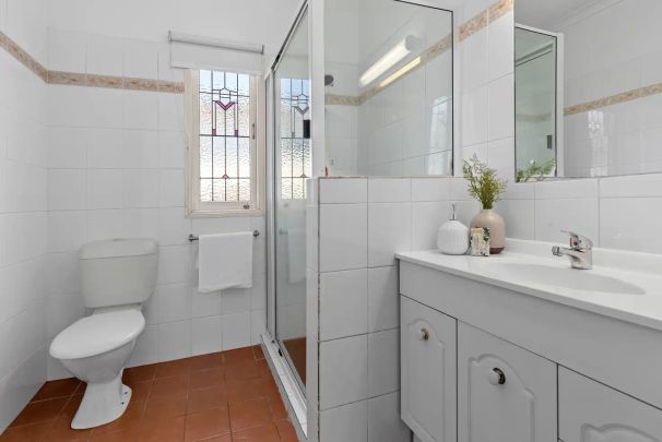 “Family Home in Prime Moorooka Location - Within Yeronga State School Catchment” - Photo 1