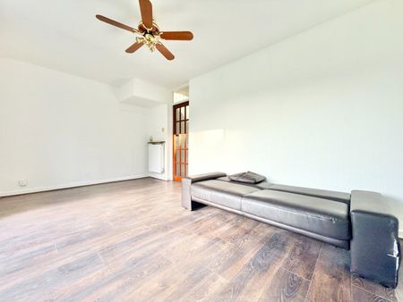 2 Bed Maisonette, Roding Lodge, IG1 - Photo 3