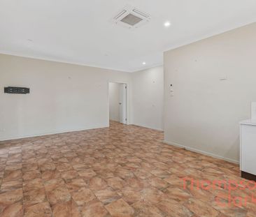 Amazing home with extras! - Photo 2