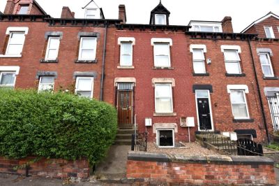 7 bedroom House in Woodsley Road, Leeds - Photo 3