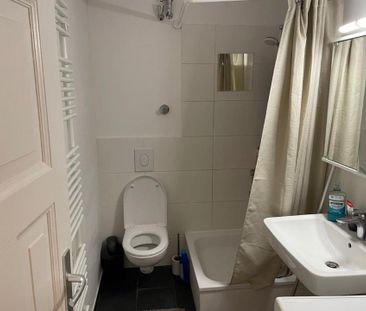 Helles, voll möbliertes Zimmer mit Balkon in 2er-WG – Schöneberg - Foto 1