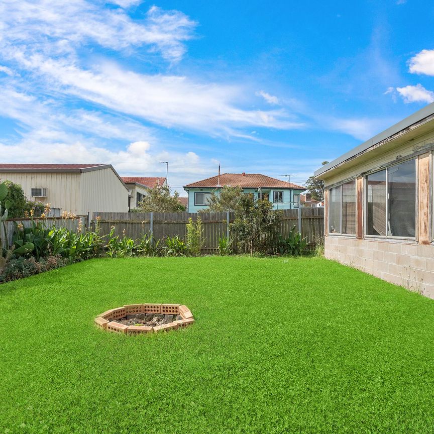 30 Lovell Parade, Shortland, NSW, 2307 - Photo 1