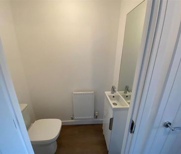 3 bedroom terraced house to rent - Photo 6