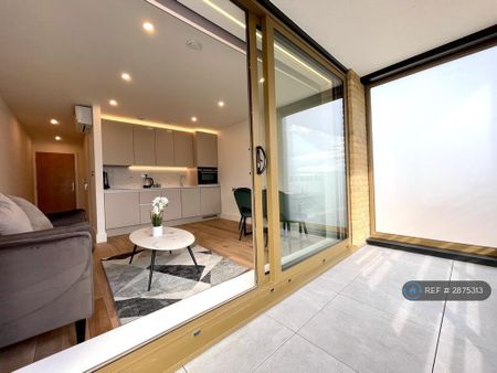Studio to rent - Photo 2