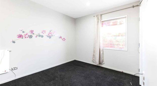 Cosy, Contemporary & Convenient - Photo 1