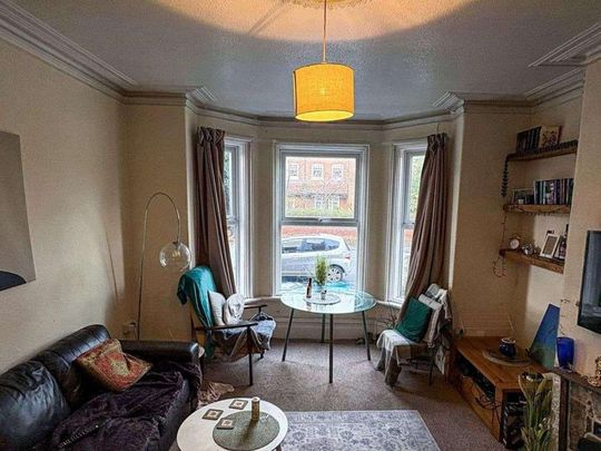 Double Room in All-Female House – Didsbury Room 1 - Photo 1