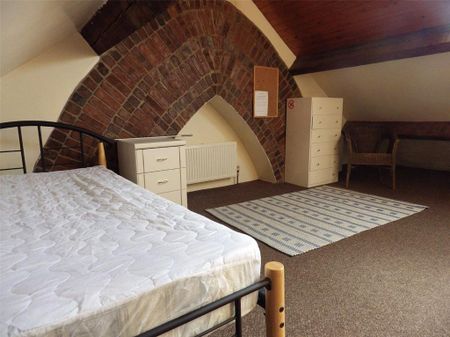 4 bedroom terraced house to rent - Photo 2