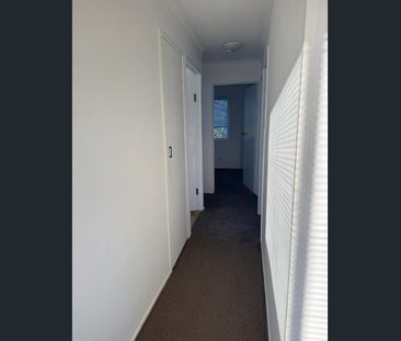 1/101 Ashmole Road, Redcliffe, Qld 4020 - Photo 4