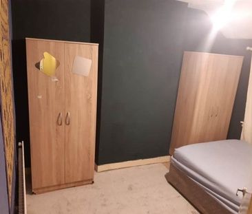 Room in a Shared House, Whitburn Avenue, B42 - Photo 2