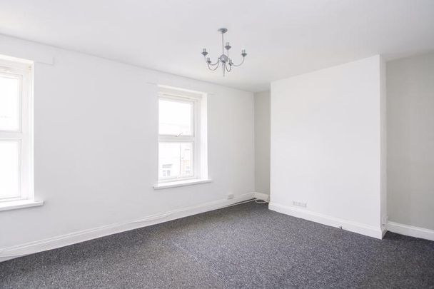 3 bedroom apartment to rent - Photo 1