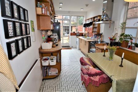 1 bedroom bedsit to rent - Photo 2