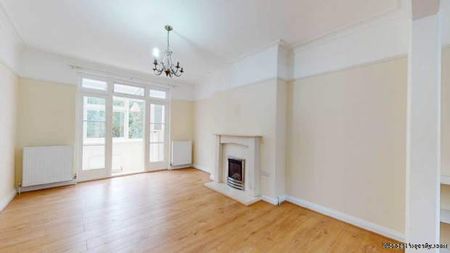 3 bedroom property to rent in London - Photo 5