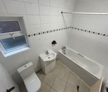 1 Bed Flat, Warham Road, N4 - Photo 6
