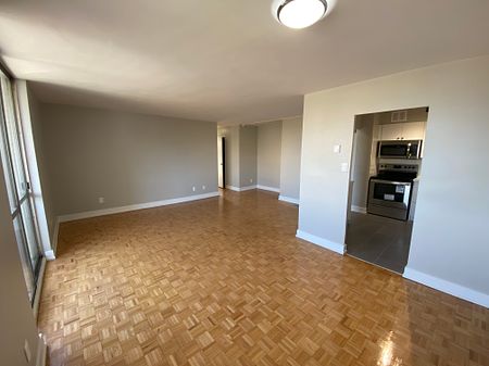 NEWLY RENOVATED 2 Bedroom Apartment in Cooksville! - Photo 3