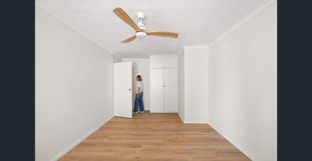 Contemporary apartment oasis with indoor/outdoor flow in prime location - Photo 3