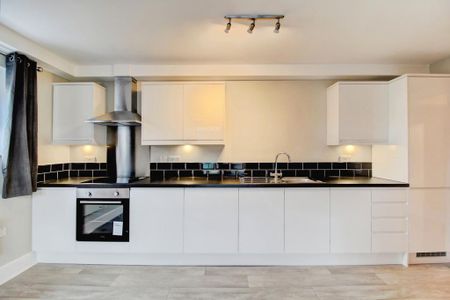 2 bedroom flat to rent - Photo 4