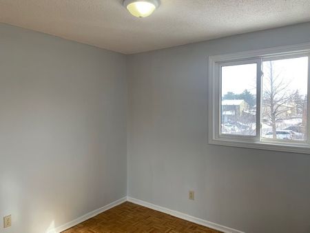 For Lease - 14 LARKSHIRE Lane Unit# E, Barrhaven, Ontario - Photo 4