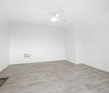 Bright & Convenient Inner-City Living – Partly Furnished & North-Fa... - Photo 5