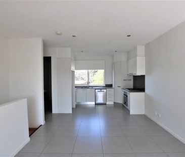 “Modern Townhouse In Perfect Location!” - Photo 1