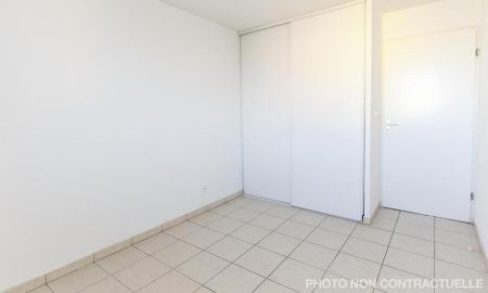 location Appartement T2 DE 45.34m² À POUSSAN - Photo 2