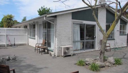 Sunny, Spacious 2 Bedroom Unit in Richmond. - Photo 5